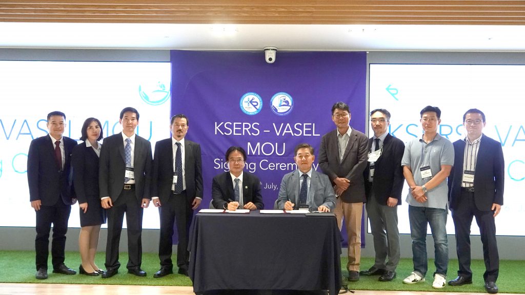 Hội Ngoại khoa và Phẫu thuật nội soi Việt Nam (VASEL) và Hội Nội soi và Phẫu thuật Nội soi, phẫu thuật robot Hàn Quốc (KSERS) ký kết biên bản hợp tác cùng phát triển
